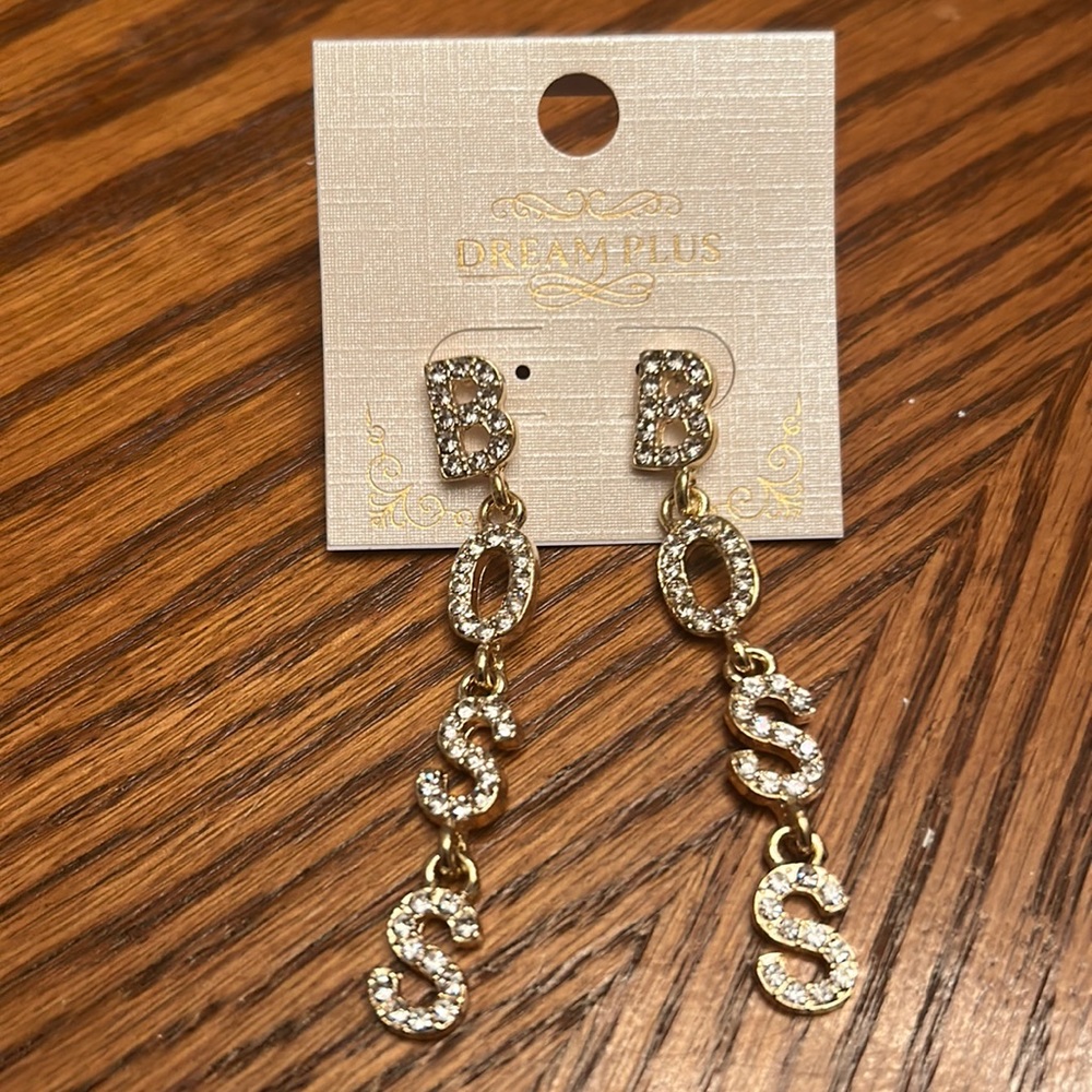 NWOT DREAM PLUS GOLDTONE FAUX DIAMOND BOSS BLING LETTER DANGLING EARRING.